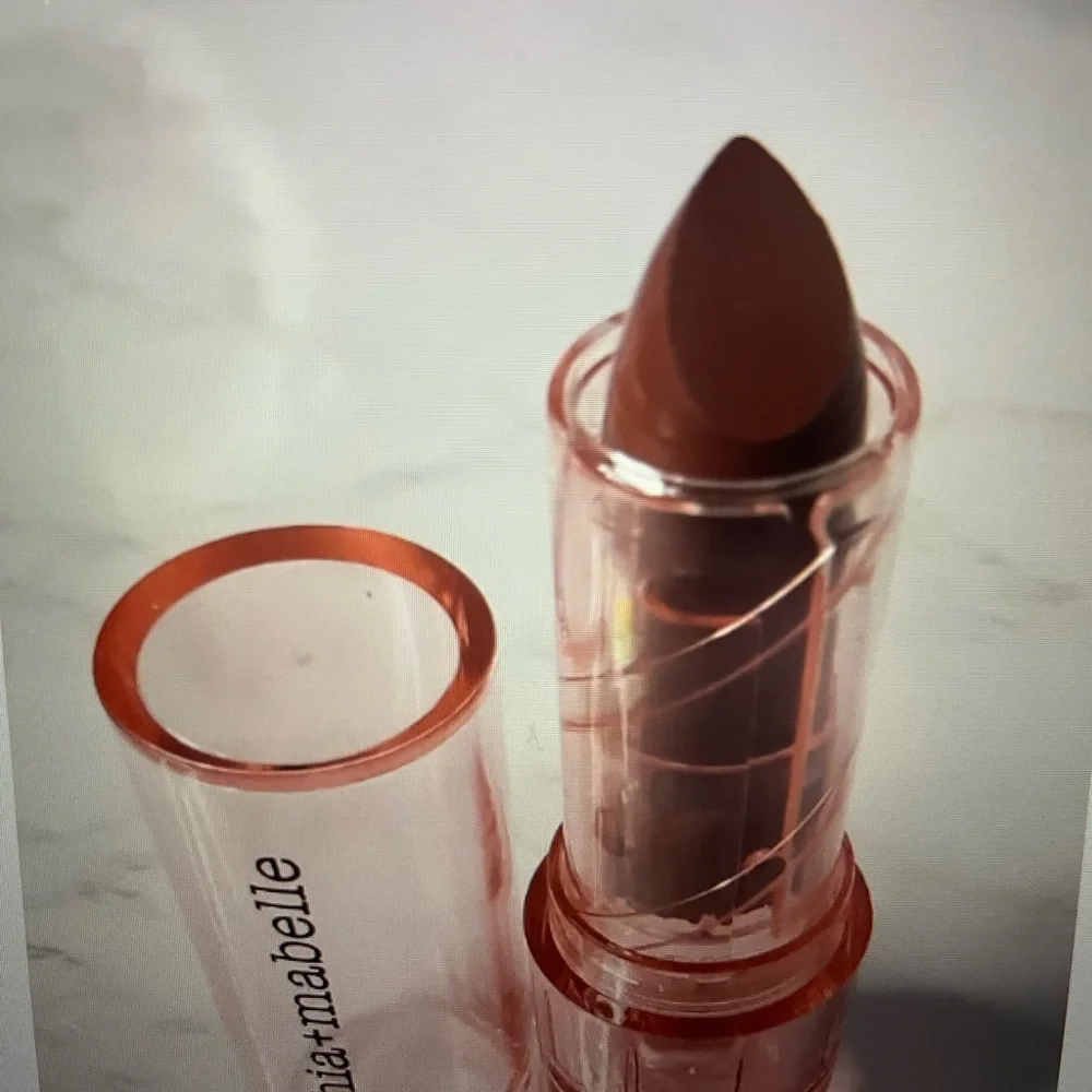 Hydrating Hybrid 2-in-1 Lipstick Balm